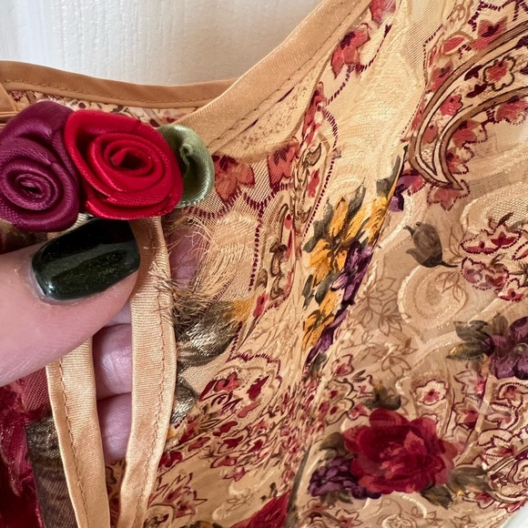 Vintage Floral Women's Robe / Nightgown Set Red and Gold - Picture 6 of 14